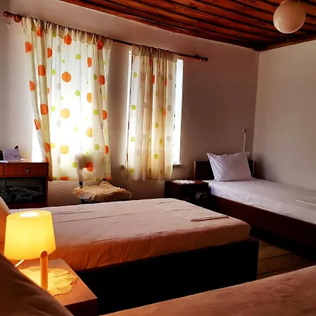 Maison d'hôtes Lori's Traditional House *