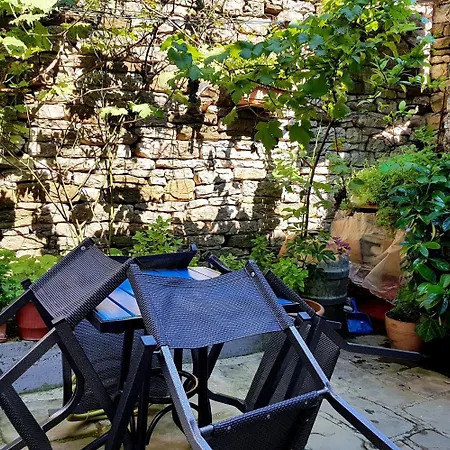 Maison d'hôtes Lori's Traditional House