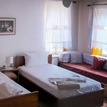 Maison d'hôtes Lori's Traditional House *