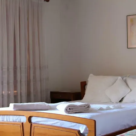 Maison d'hôtes Lori's Traditional House *