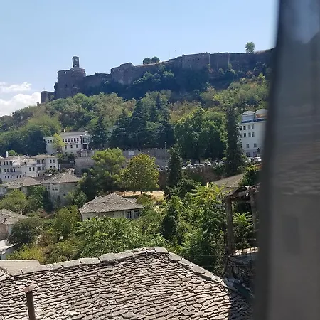 Lori's Traditional House Affittacamere *