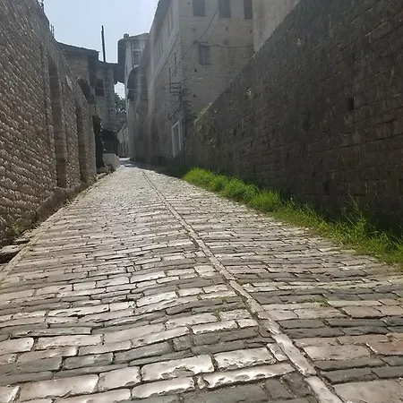 招待所 Lori's Traditional House Gjirokastër