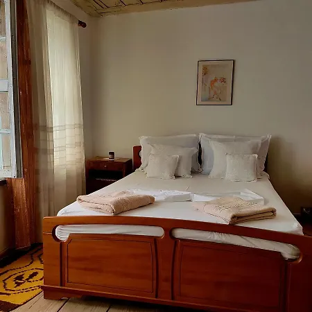 Lori's Traditional House *